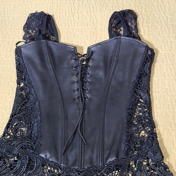 Dreamgirl faux leather venice lace corset size 34 - Picture 11 of 13